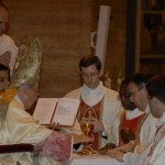 Ordination de membres de l'Opus Dei - onction des mains